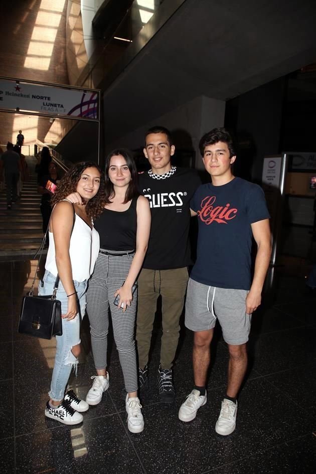 Anapaula González, Greta Chávez, Diego González y Emilio Espinos