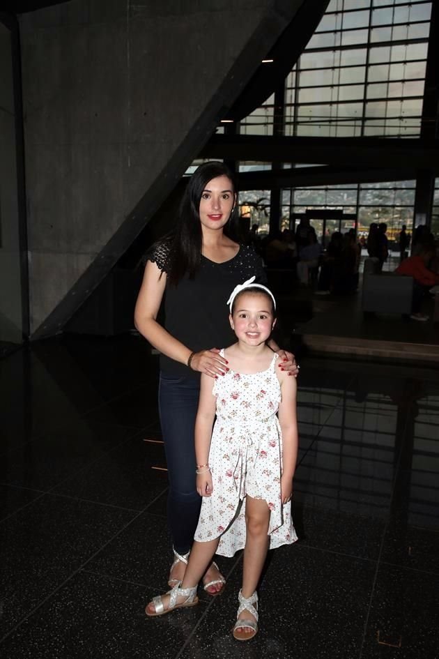 Nayeli Cantú de Ponce y Marifer Ponce Cantú