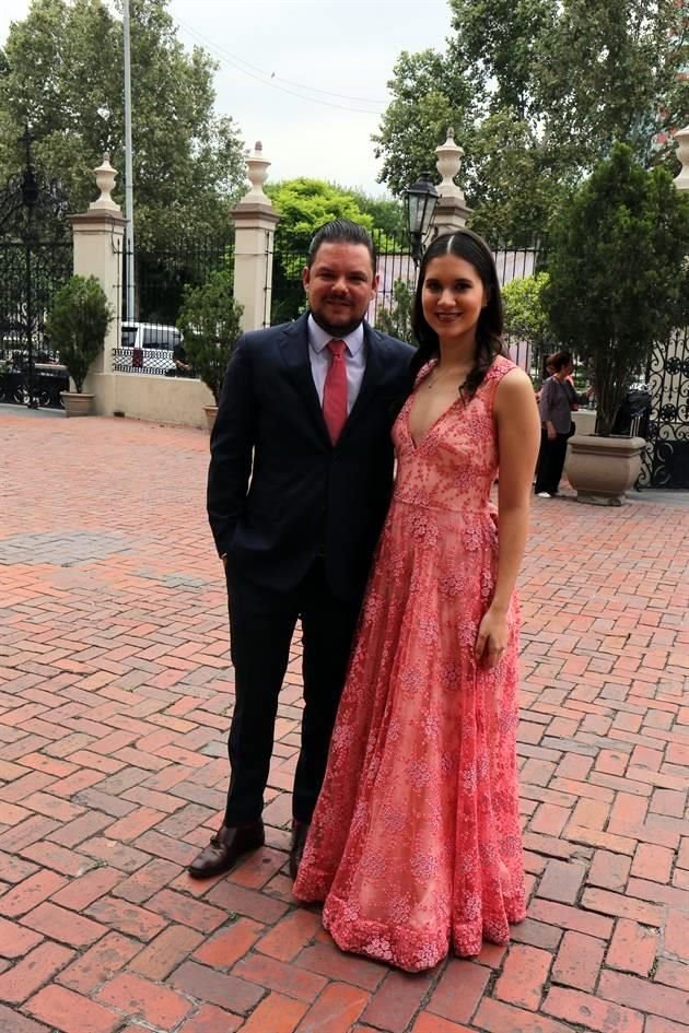 Abelardo Saldívar y Paola Zárate