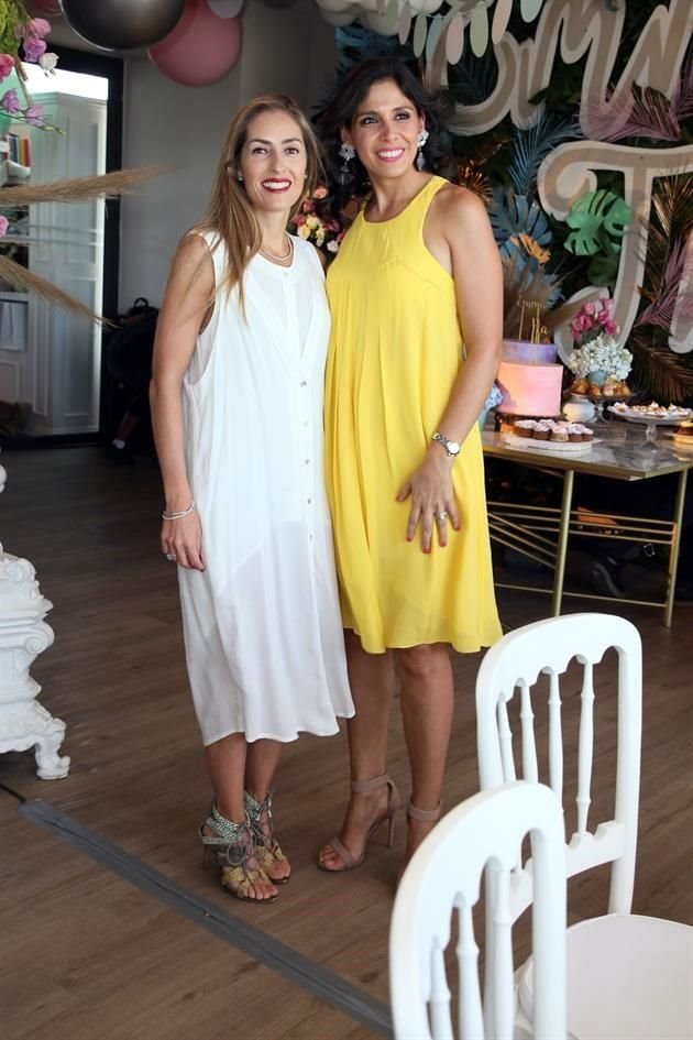 Ale Luna y Katya León.