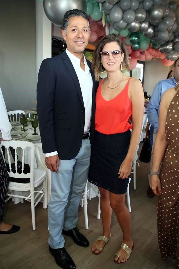 José Carlos Santiago y Tania Vigil.