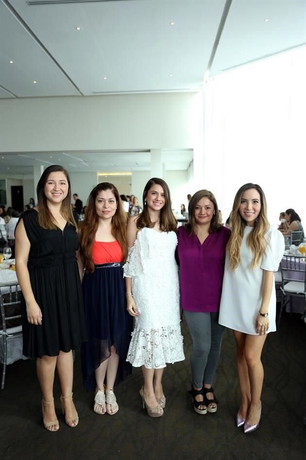Viviana Reynoso, Anahiz Kópez, Pamela Villarreal, Carmen Ruvalcaba y Adriana Lira