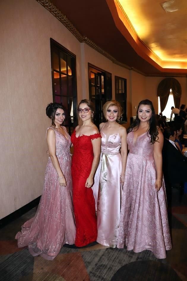 Rosy Almaraz, Karen Carpio , Juany Almaraz y Karina Almaraz