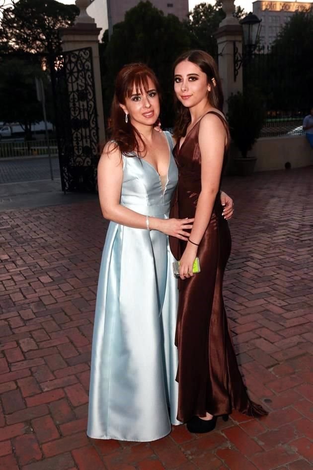 Sandra Ramos y Marcela Marroquín