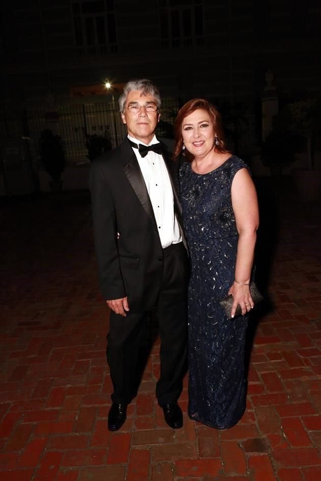 Héctor Rodríguez y Silvia Leal
