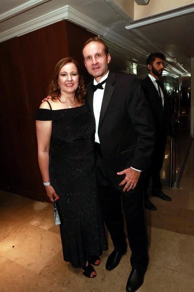 Marcela Pozas y Jorge Santiesteban