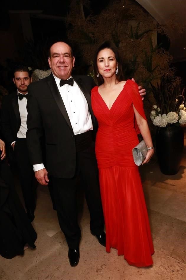 Salvador Charur y Lorena Medellín de Charur