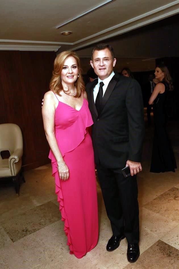 Mayra Villarreal de García y Mario García