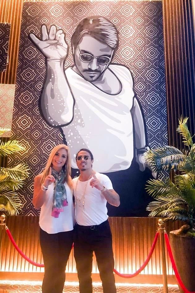 Vero Lepey Cambiaso con el chef turco Nusret Gökçe, mejor conocido como 'Salt Bae'.