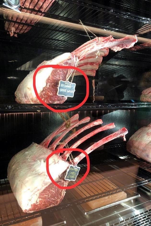 Pedazos de carne añejándose para personalidades como Bruce Willis y el 'Canelo' Álvarez
