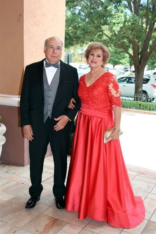Enrique Camacho Navarrete y María Teresa Morán de Camacho