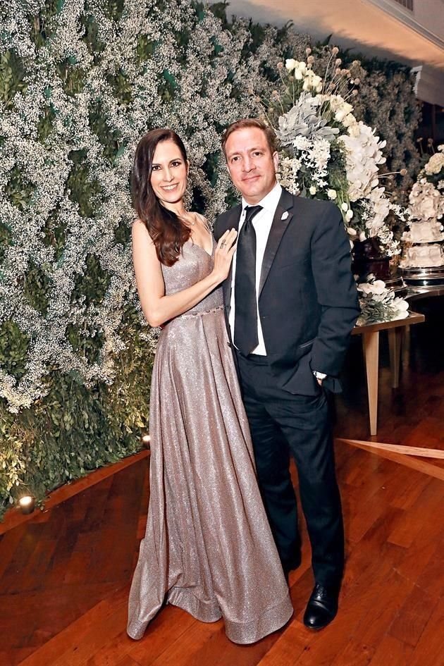 Laura Menchaca y Carlos Ferreira