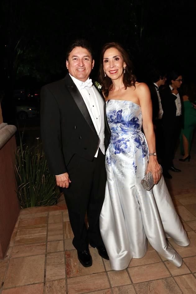Clodio H. González Zambrano y María Esther Cantú de González