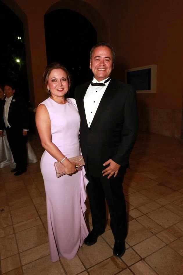 Laura Garza de Mata y Francisco Mata