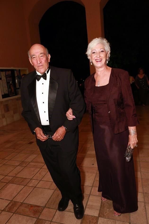 Ricardo Garza y Alejandrina González de Garza