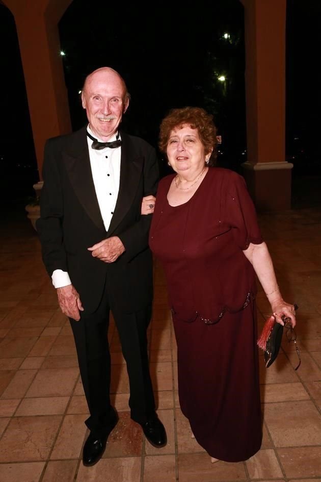 José Mendirichaga y Cecilia Pérez Maldonado de Mendirichaga