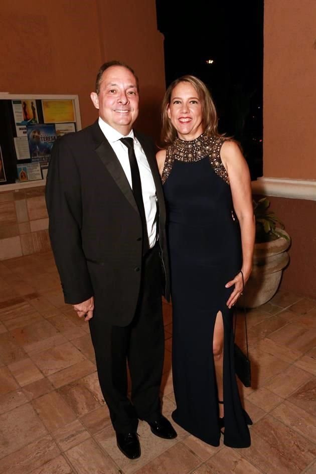 Rodolfo Reyes y Bárbara del Castillo de Reyes