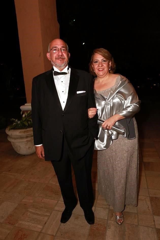 Máximo Salas y Martha Carrillo de Salas