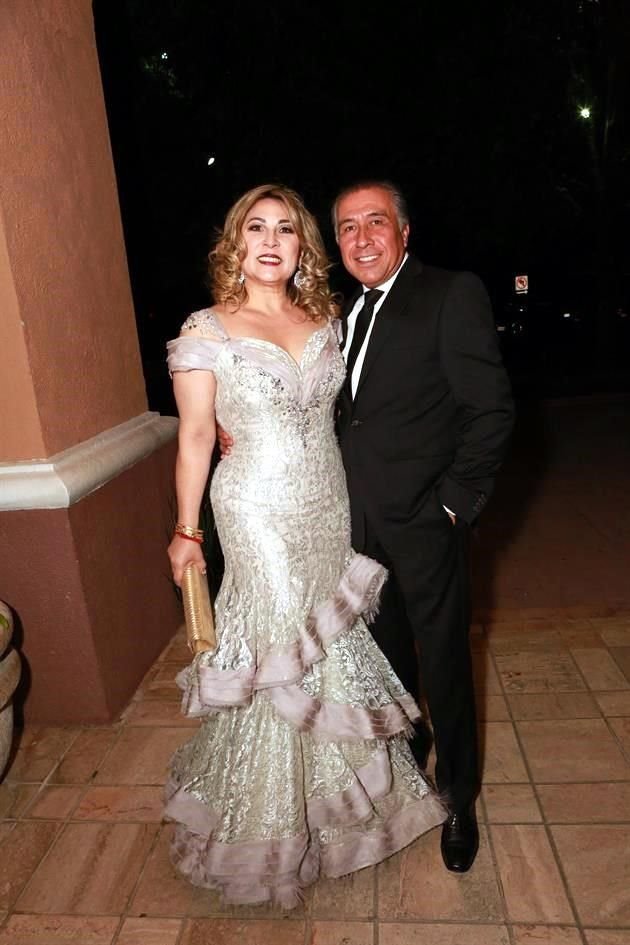 Claudia Saldívar y Eduardo Castro 