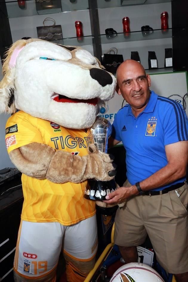 Julio Esquivel