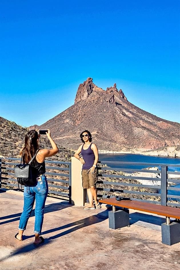 El Mirador Escénico de San Carlos regala una bella vista del Cerro Tetakawi.