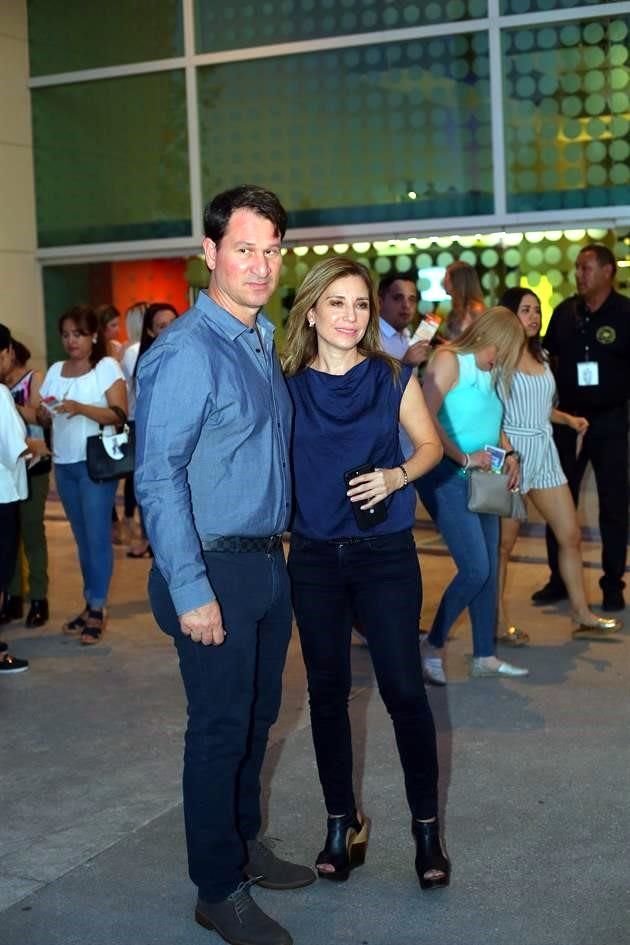 Hernán Vega y Cristina González