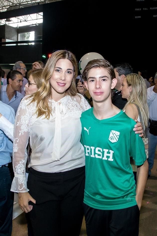 Perla Díaz de León de Enríquez y Emiliano Enríquez