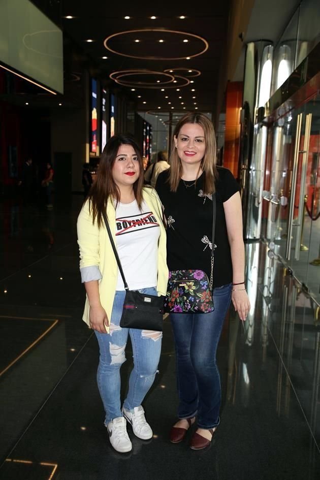 Angela Reyes y Lu Reyes<br><br>(CUMBRES)