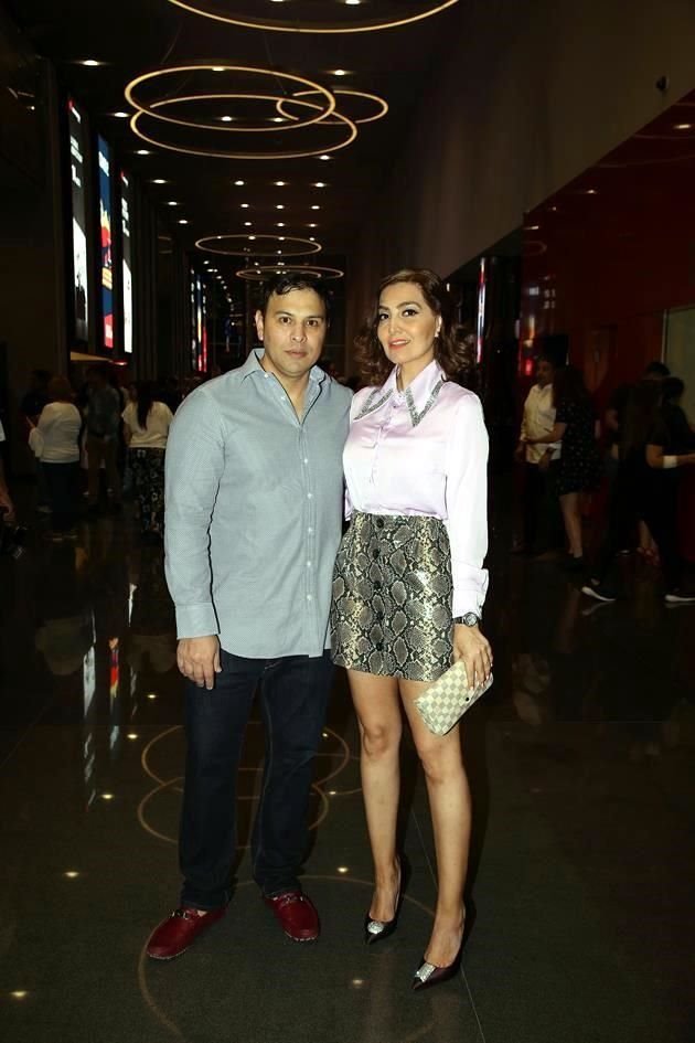 César López y Wendy Vanessa Cortez de López<br><br>(CUMBRES)