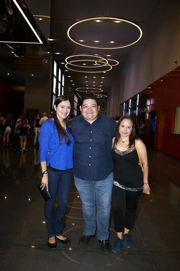 Gloria Salas Rangel, Omar Margarito Reyna y Adriana Loredo