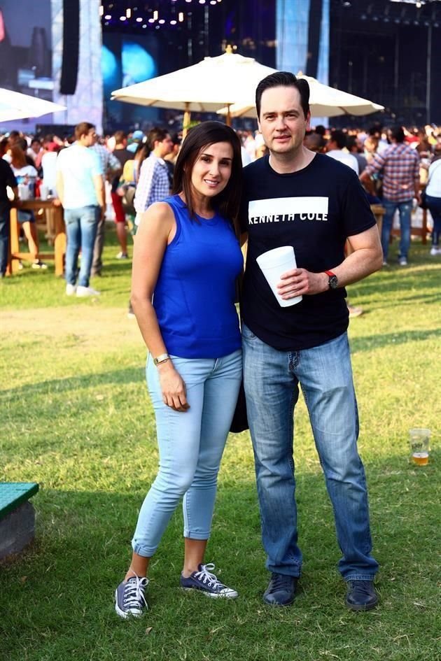 Mónica Montalvo y Artemio Elizondo