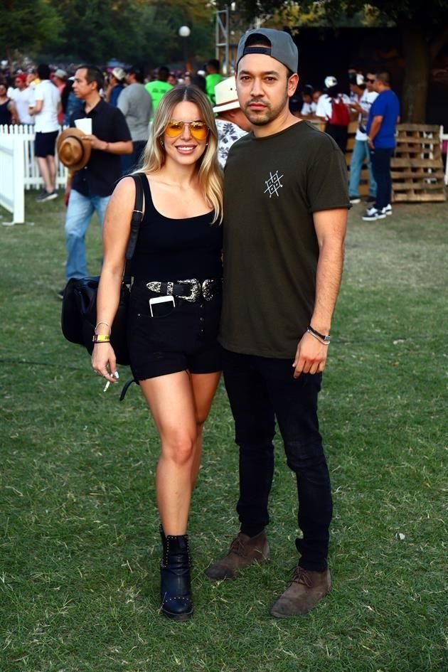 Debby Fuentes y Gil Montiel