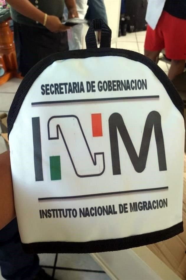 El Comisionado del INM, Francisco Garduño, los tachó de policías 'fifís' porque, afirmó, estaban acostumbrados a dormir en hotel y comer en bufet.<br>