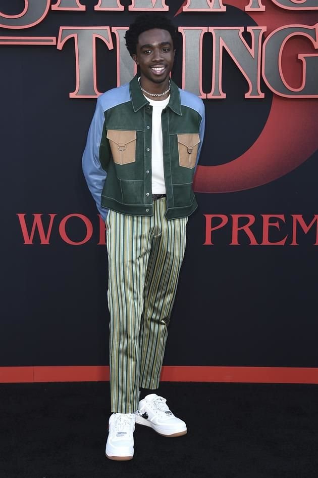 El color verde es lo que más predominó en el atuendo de Caleb McLaughlin, quien encarna a Lucas.
