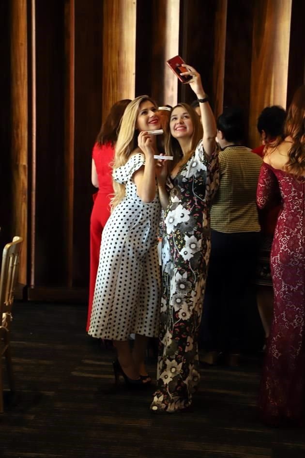 Priscila Salinas y Elizabeth Villarreal