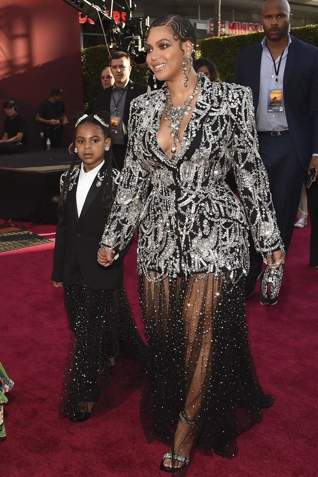 Beyoncé (Nala) fue acompañada de su hija, Blue Ivy Carter.