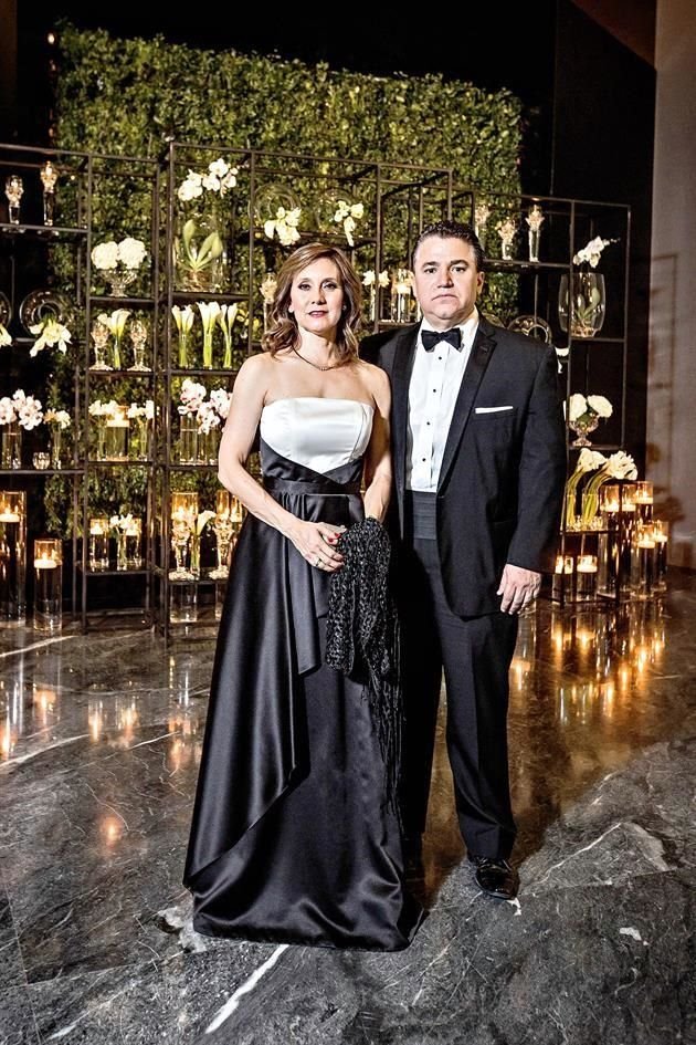 Rosalía Alonso de Fernández y Héctor Fernández 