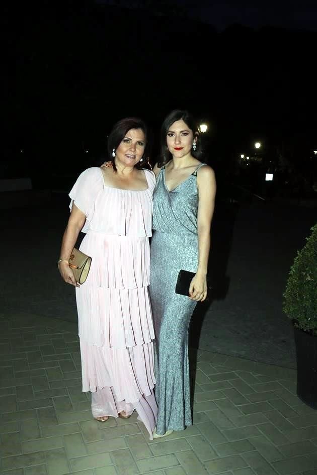 María Elena Amaya de Leal y Mariángela Leal