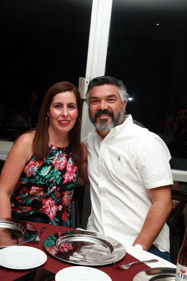 Ileana de González y Ruben Darío González