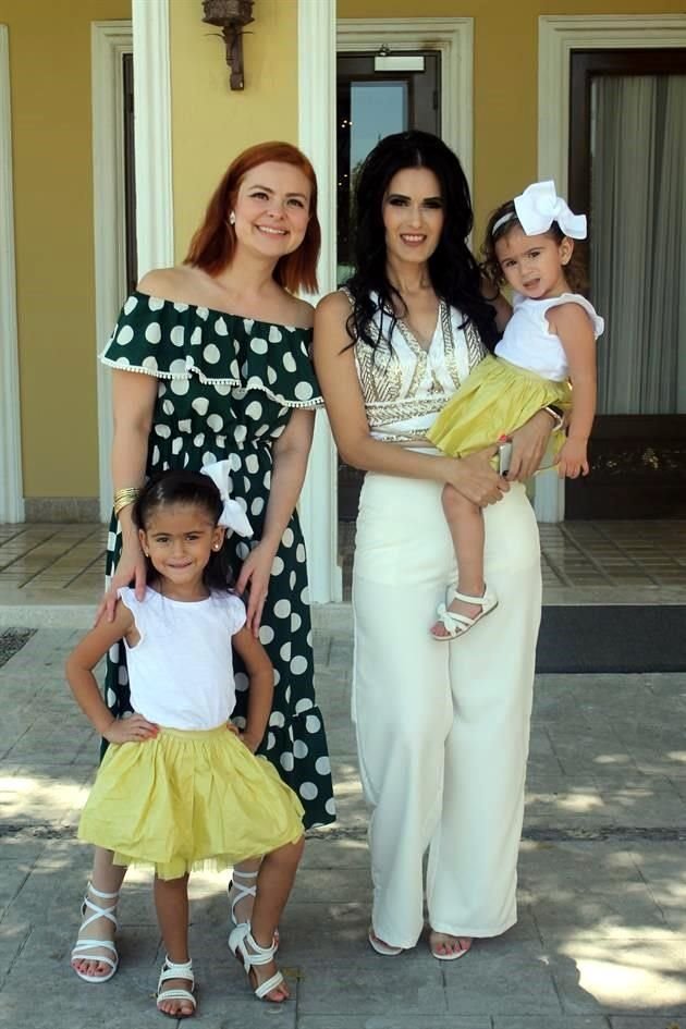 Valeria Flores de Almaguer, Christian Almaguer, Isabella Martínez Almaguer y Antonella Martínez Almaguer