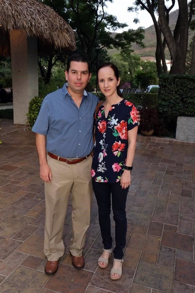 Eugenio Escamilla y Mireya Campos