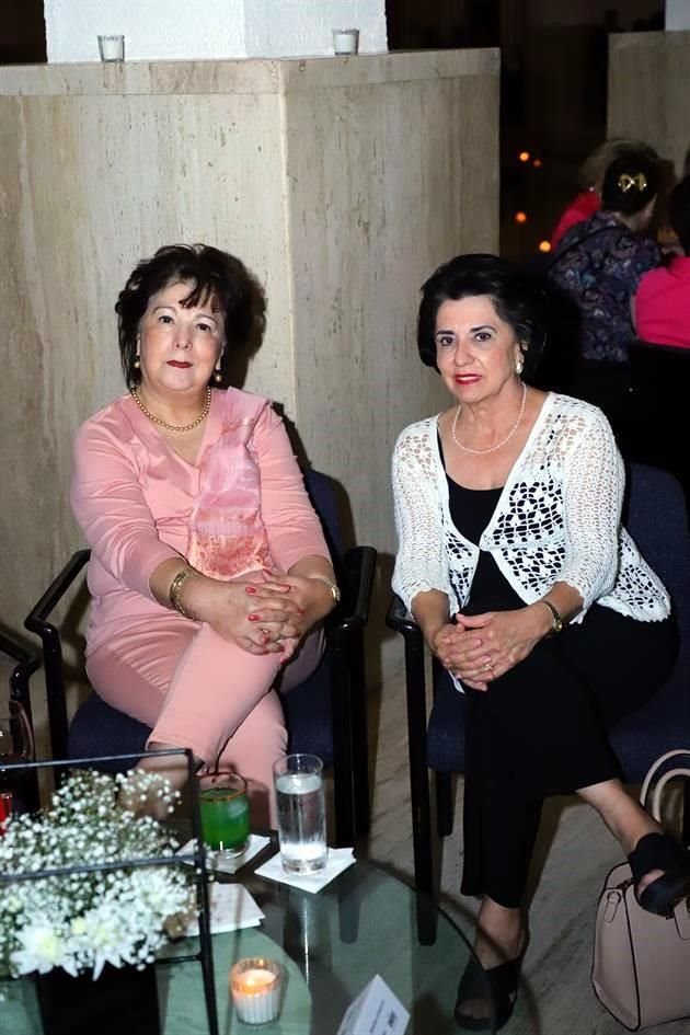 Concepción Lazo Páez y Martha Zorrilla de De la Peña