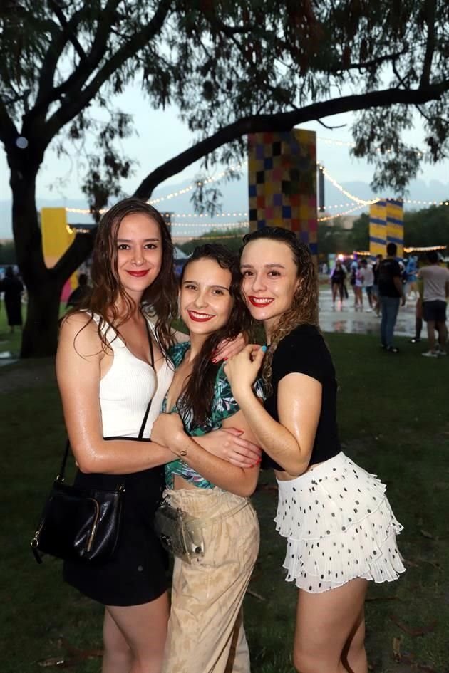 Maleny Valencia, Susana Alva y Paloma Alva (s)