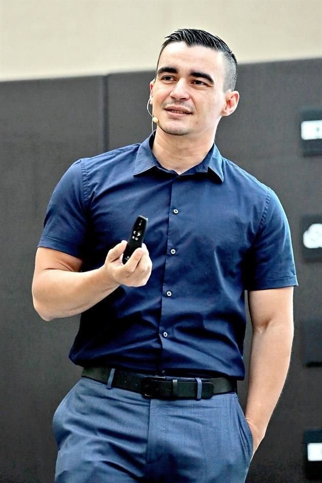 Santiago Meléndez, nutriólogo deportivo y antropometrista