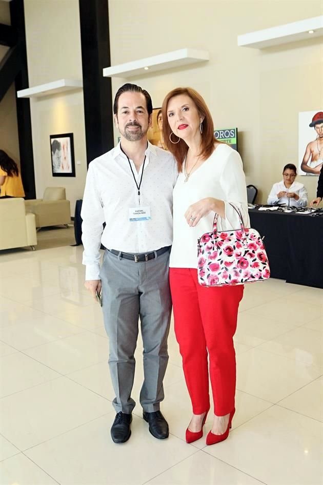 Rafael Garza Hernández y Bertha de Garza