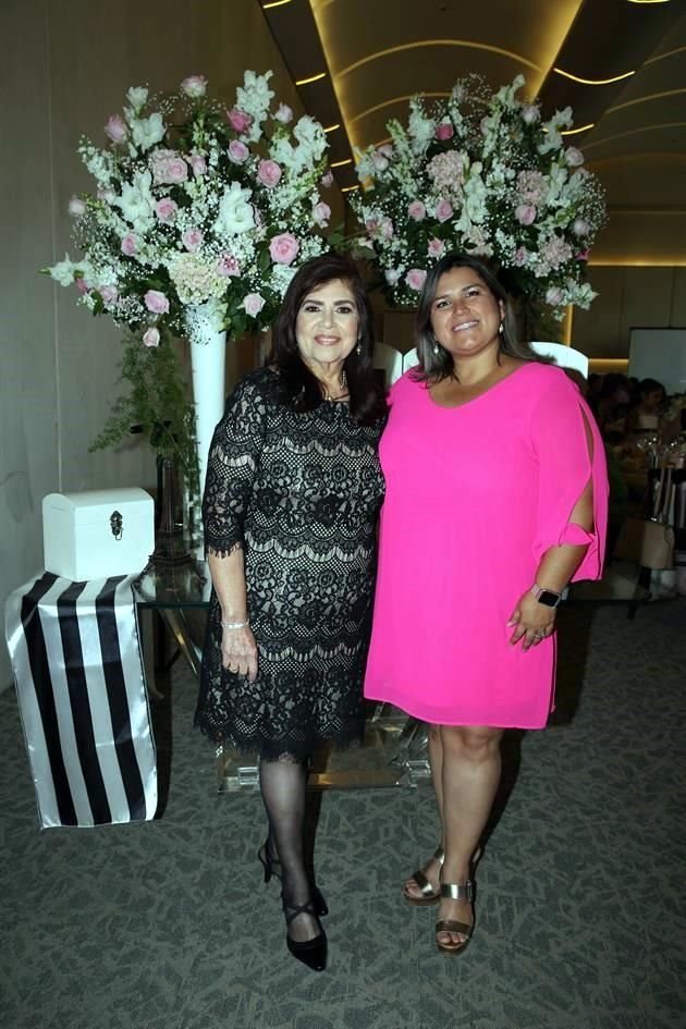 María Esthela Alaniz de Menchaca y Laura Elisa Cantú de Menchaca