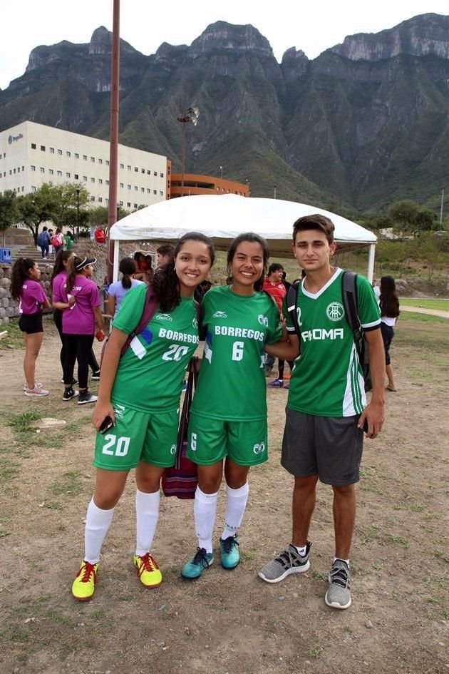 Angela Navarro, Luisa Chong y Antonio Solano