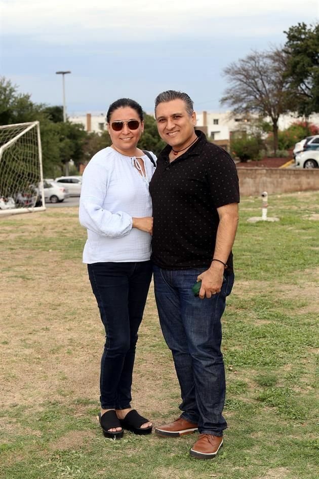 Nora de Yáñez y Alejandro Yáñez