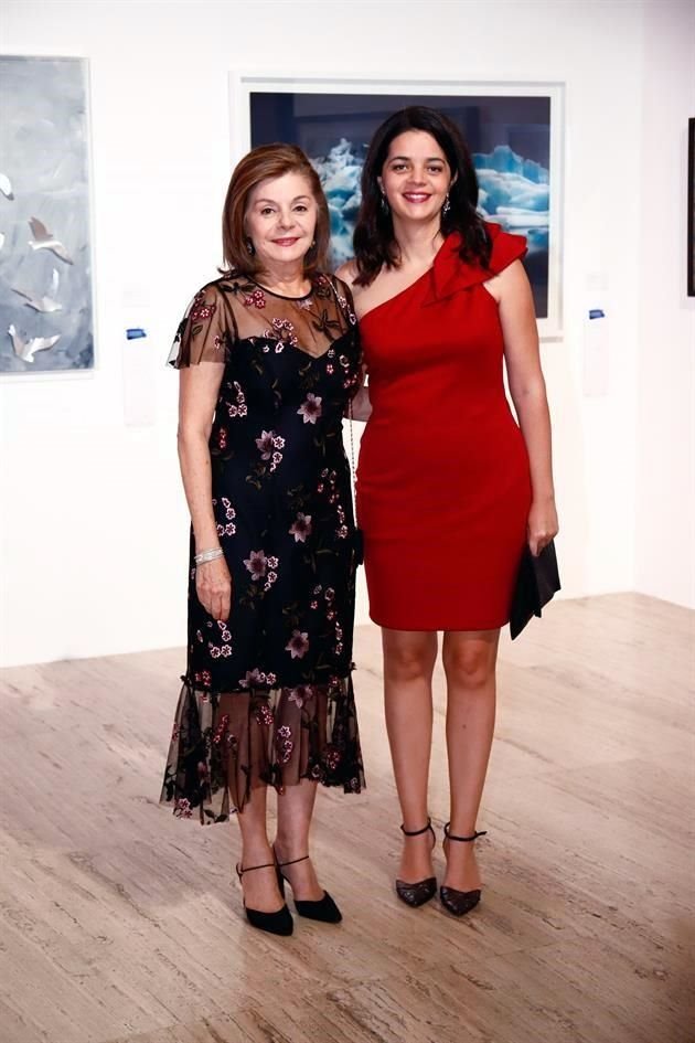Lily Navarro de Martínez y Gaby Martínez