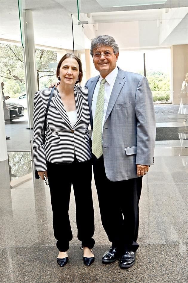 Marisa Fernández de García y Armando García Segovia